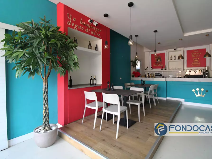 Immagine 11 di Locale commerciale in vendita  in Piazza Andrea Da Pontedera a Pontedera