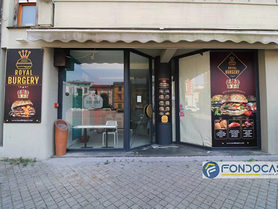 Immagine 12 di Locale commerciale in vendita  in Piazza Andrea Da Pontedera a Pontedera
