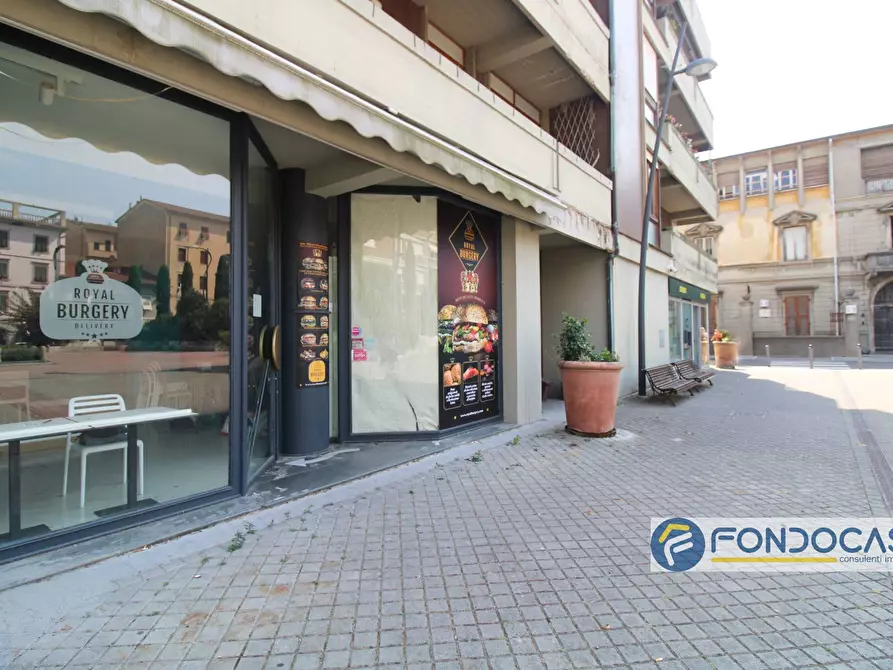 Immagine 13 di Locale commerciale in vendita  in Piazza Andrea Da Pontedera a Pontedera
