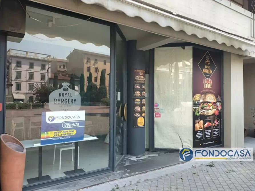 Immagine 1 di Locale commerciale in vendita  in Piazza Andrea Da Pontedera a Pontedera