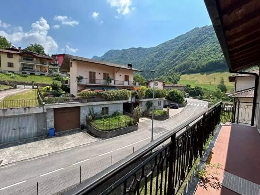 Immagine 10 di Appartamento in vendita  in via Lombardia 38 a Ardesio