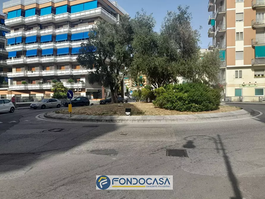 Immagine 6 di Locale commerciale in affitto  in Via Nizza 115 a Salerno