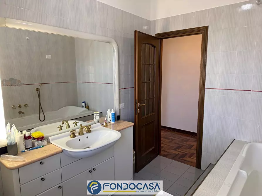 Immagine 28 di Villa in vendita  a Maclodio