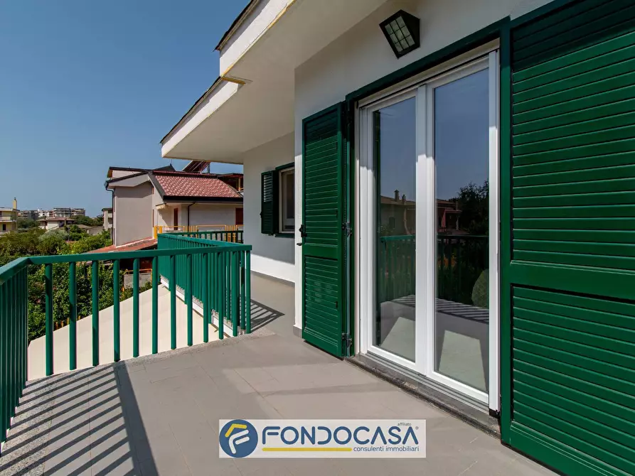 Immagine 49 di Villa in vendita  in via Padova 28A a Battipaglia