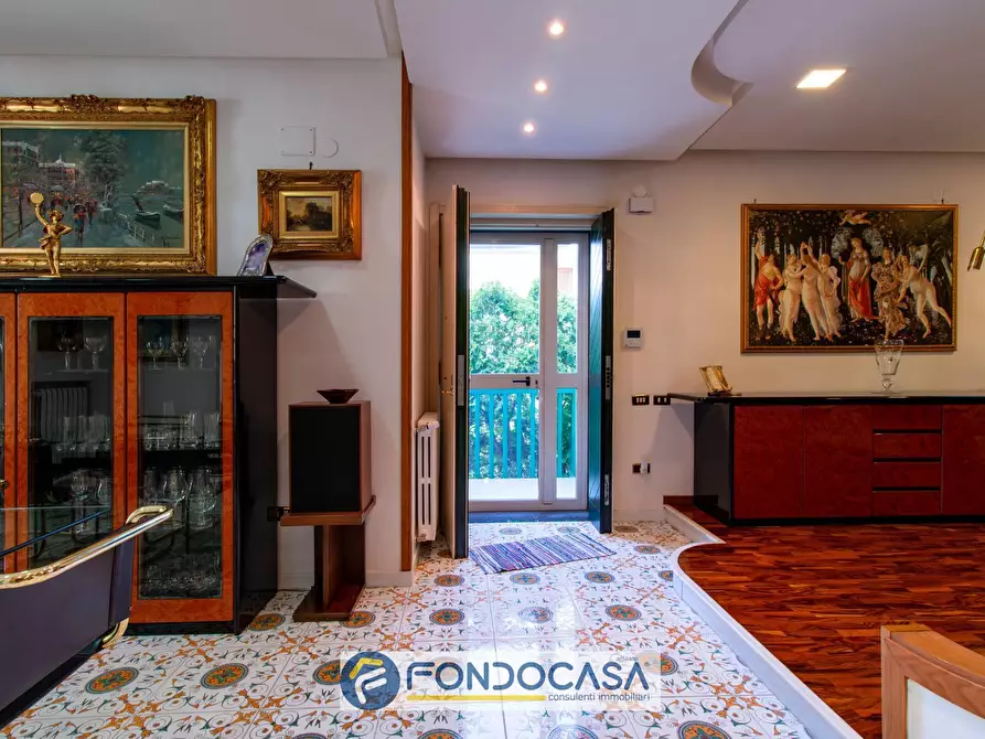 Immagine 24 di Villa in vendita  in via Padova 28A a Battipaglia