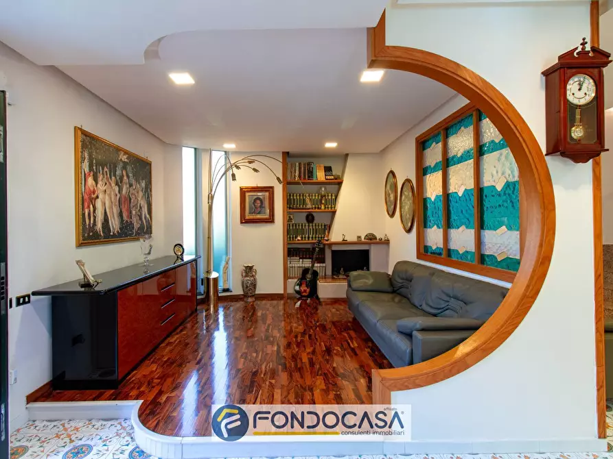 Immagine 26 di Villa in vendita  in via Padova 28A a Battipaglia
