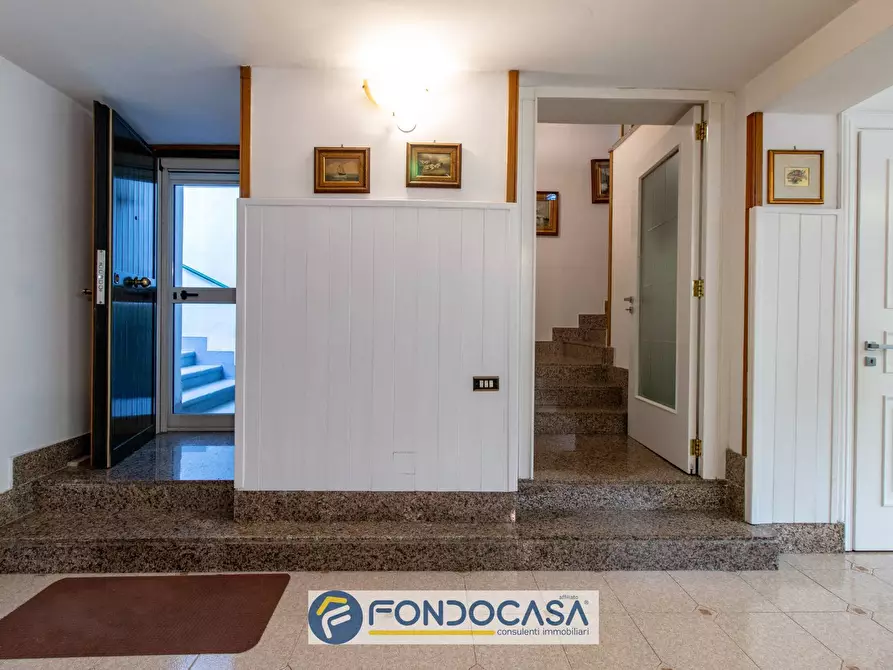 Immagine 20 di Villa in vendita  in via Padova 28A a Battipaglia