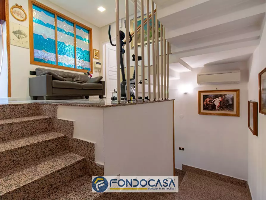 Immagine 21 di Villa in vendita  in via Padova 28A a Battipaglia