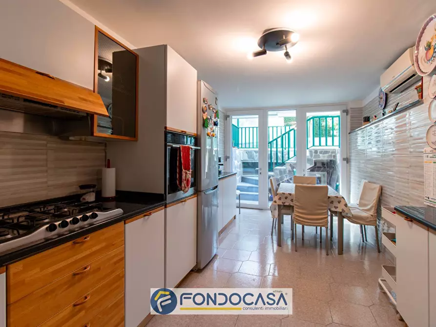 Immagine 15 di Villa in vendita  in via Padova 28A a Battipaglia