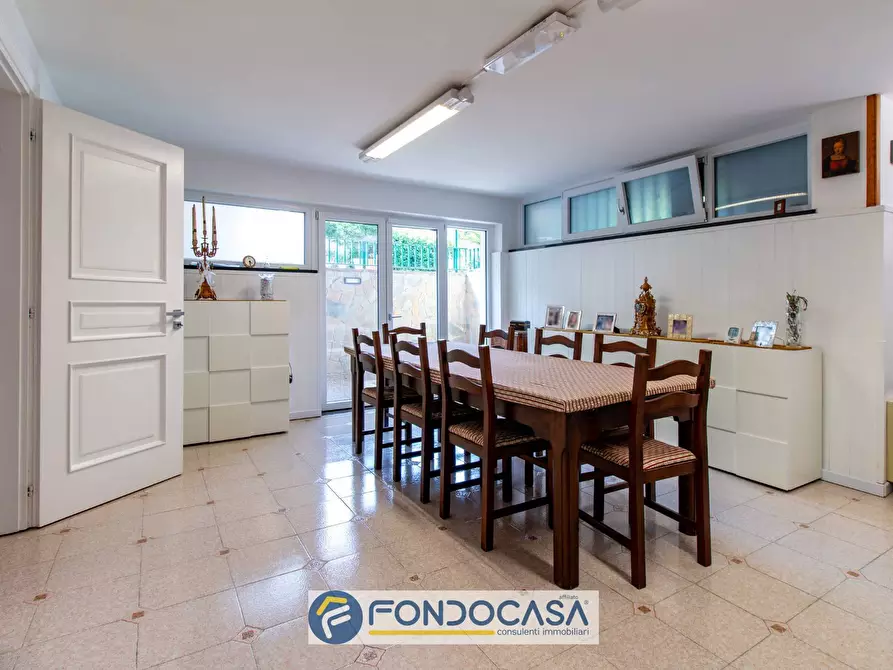Immagine 11 di Villa in vendita  in via Padova 28A a Battipaglia