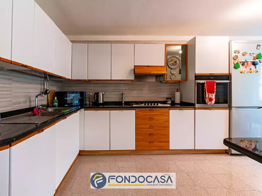 Immagine 14 di Villa in vendita  in via Padova 28A a Battipaglia