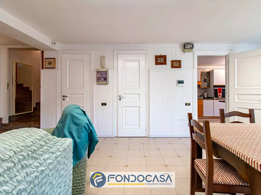Immagine 17 di Villa in vendita  in via Padova 28A a Battipaglia
