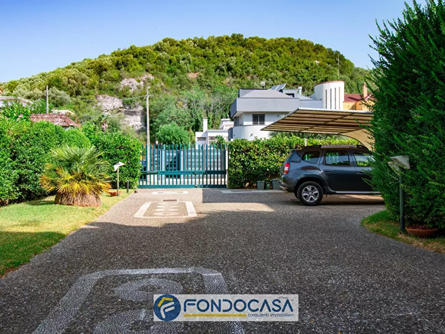 Immagine 5 di Villa in vendita  in via Padova 28A a Battipaglia