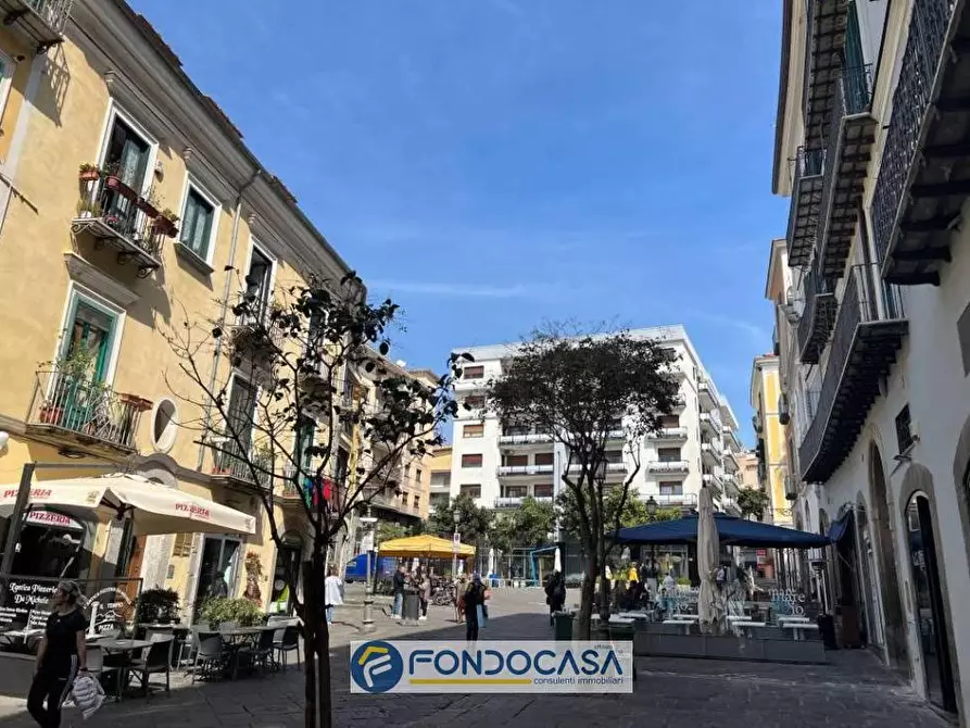 Immagine 2 di Box auto in vendita  in Piazza Gennaro De Crescenzo a Salerno