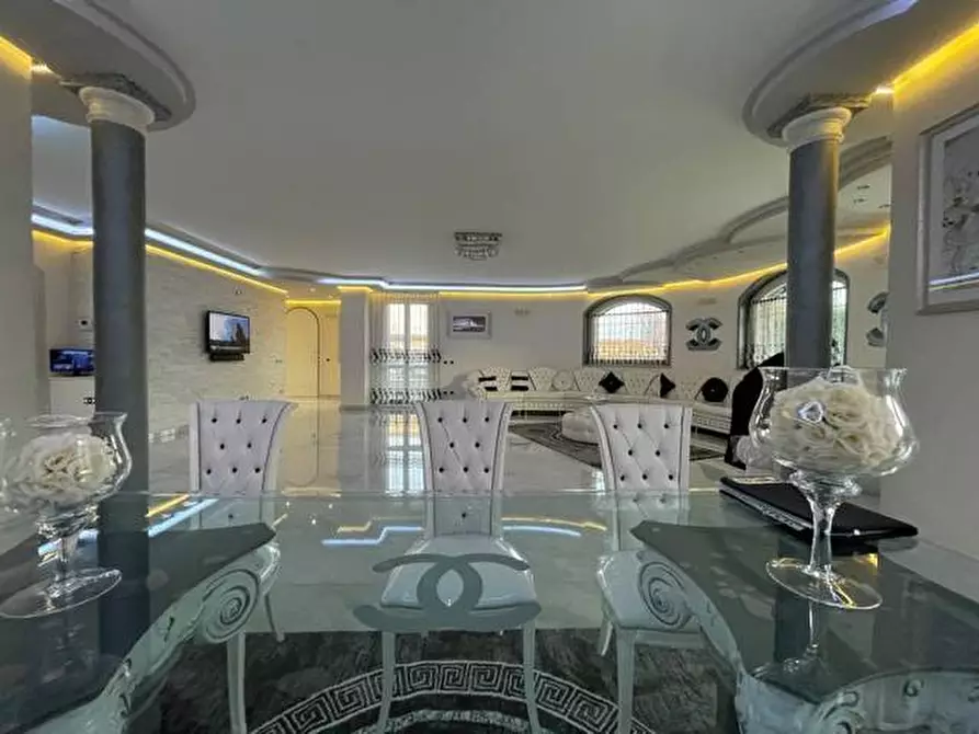 Immagine 7 di Villa in vendita  a Adrara San Martino