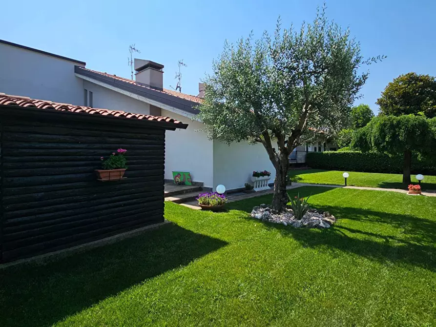 Immagine 2 di Casa semindipendente in vendita  in VIA SAN PIETRO a Adro