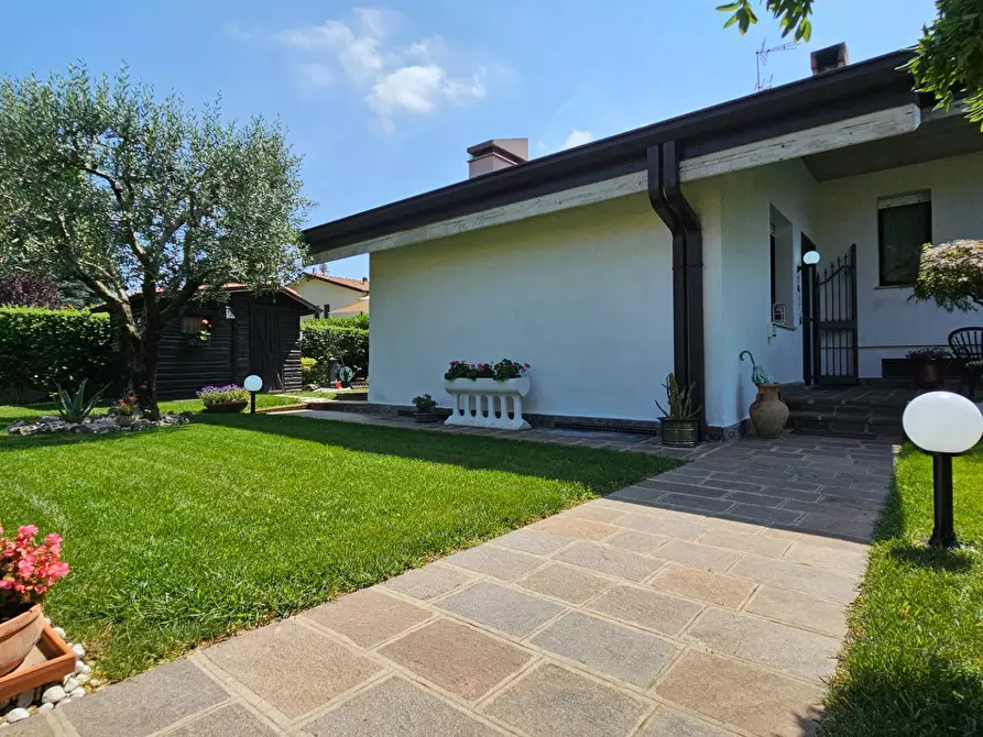 Immagine 8 di Casa semindipendente in vendita  in VIA SAN PIETRO a Adro