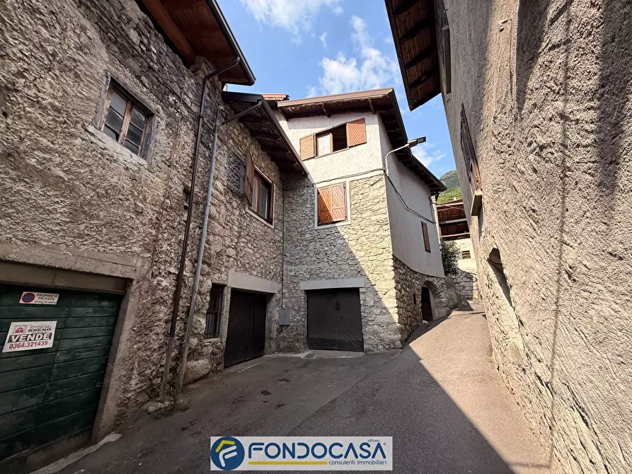 Immagine 2 di Appartamento in vendita  a Breno