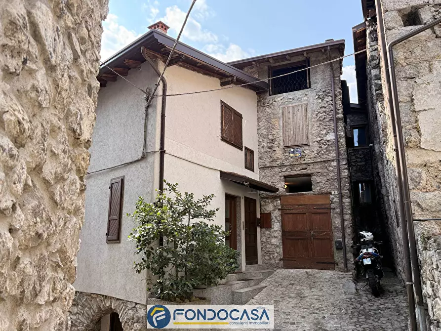 Immagine 1 di Appartamento in vendita  a Breno