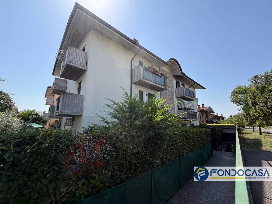 Immagine 3 di Appartamento in vendita  in via Eugenio Montale a Adrara San Martino