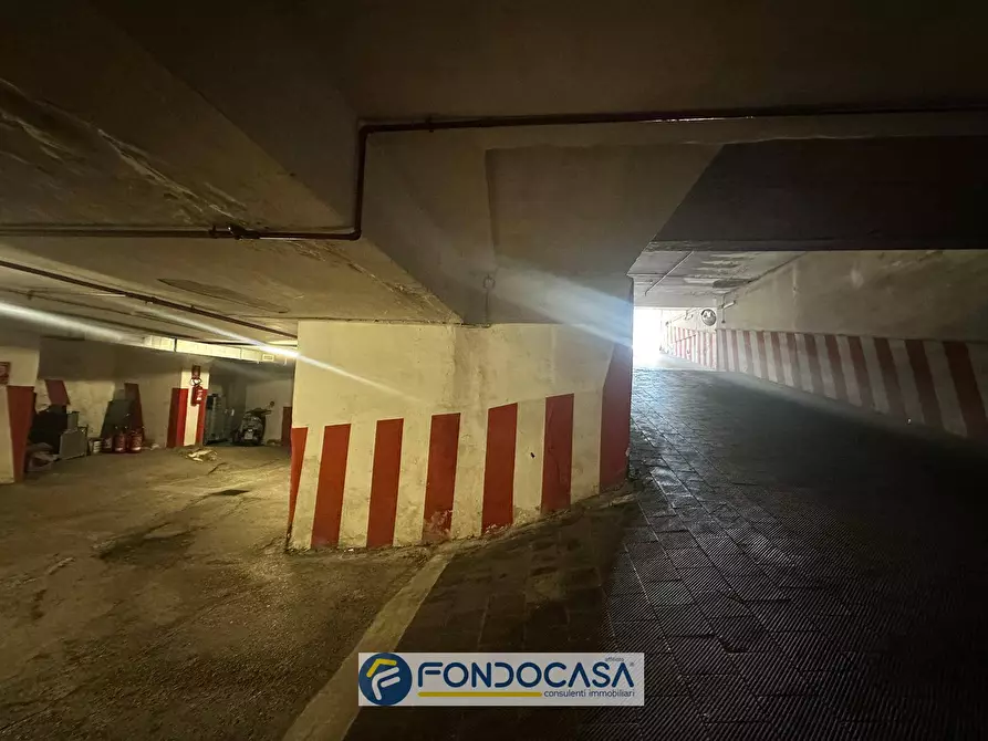 Immagine 10 di Box auto in vendita  a Salerno