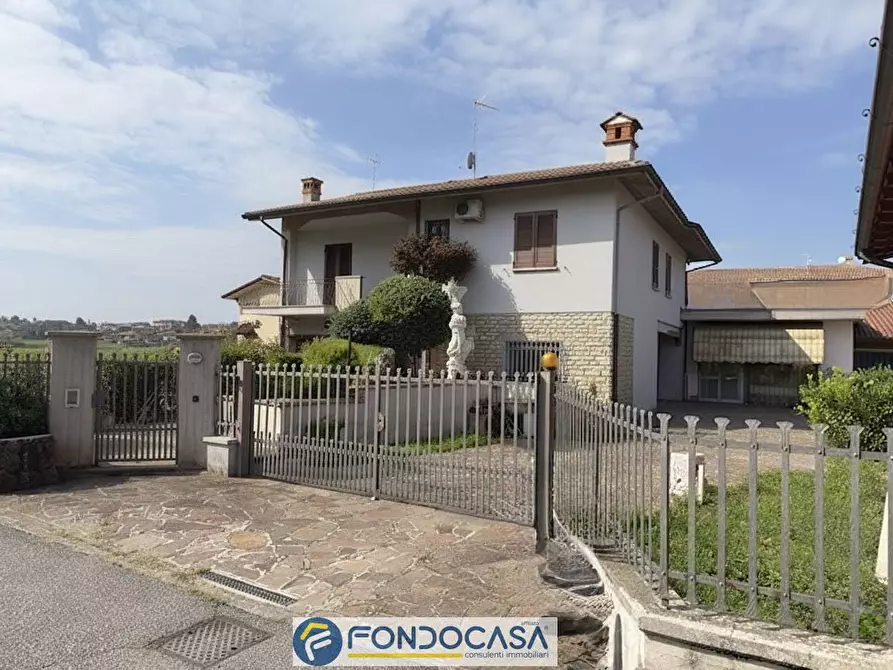 Immagine 1 di Villa in vendita  a Brandico