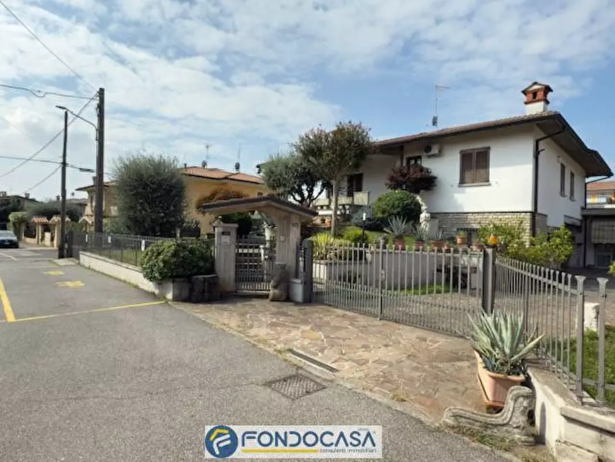 Immagine 2 di Villa in vendita  a Brandico