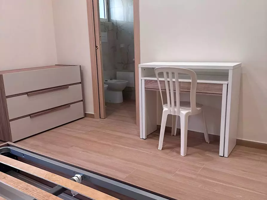 Immagine 10 di Appartamento in affitto  in Viale Degli Eucalipti 14 a Salerno