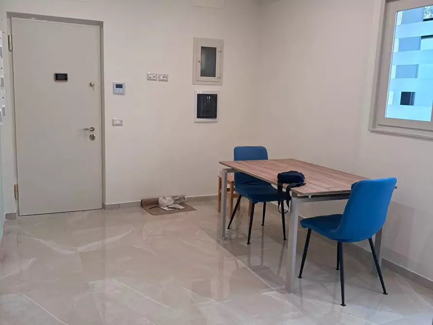 Immagine 13 di Appartamento in affitto  in Viale Degli Eucalipti 14 a Salerno