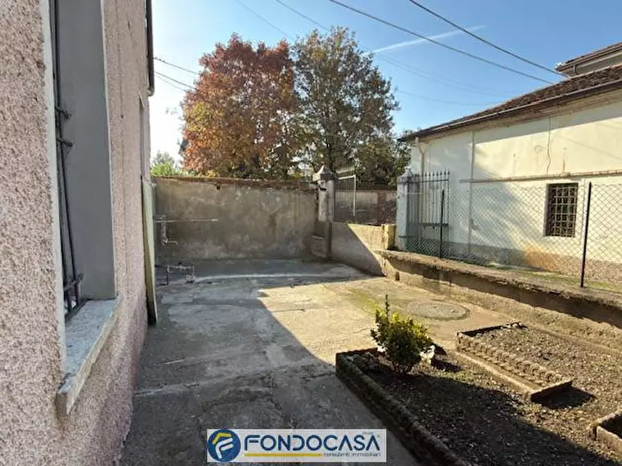 Immagine 18 di Appartamento in vendita  a Brandico