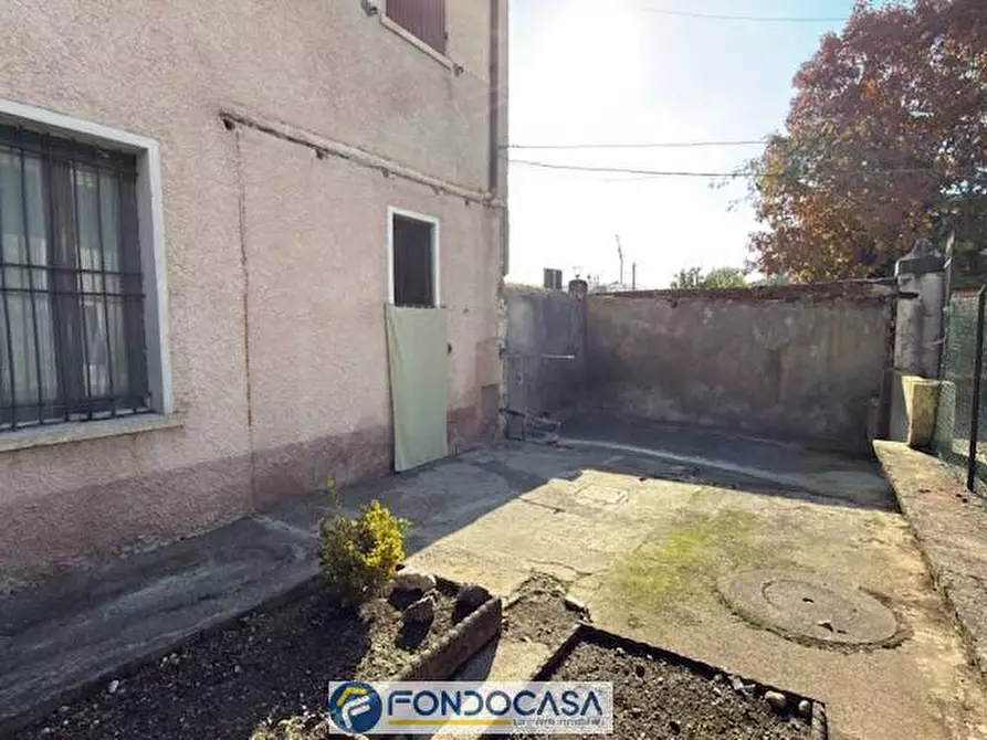 Immagine 17 di Appartamento in vendita  a Brandico