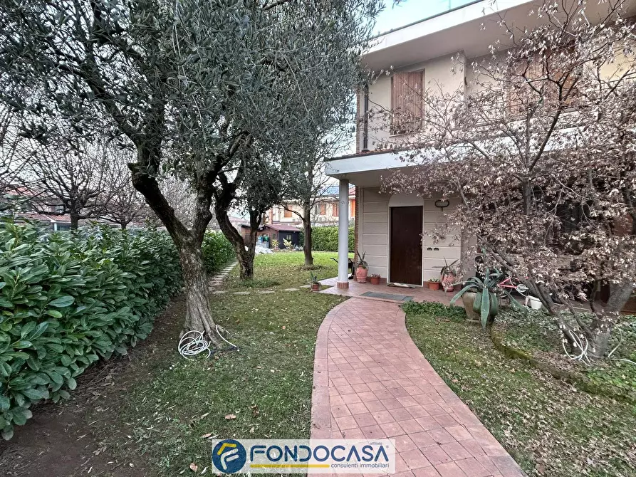 Immagine 1 di Villetta a schiera in vendita  a Rovato