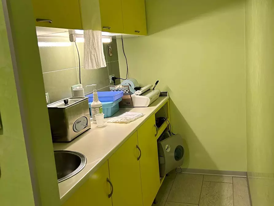 Immagine 8 di Ufficio in affitto  a Cantù