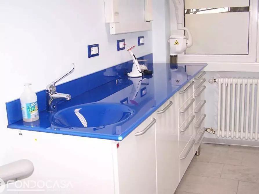 Immagine 12 di Ufficio in affitto  a Cantù