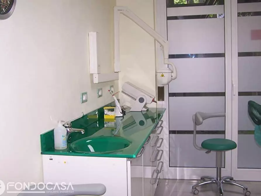 Immagine 13 di Ufficio in affitto  a Cantù