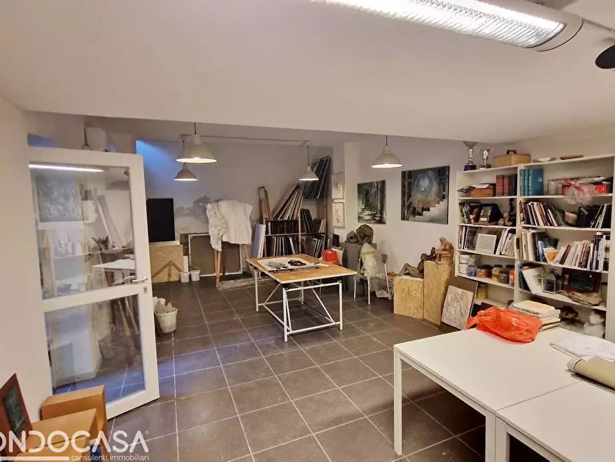 Immagine 8 di Magazzino in vendita  in piazza san rocco 2 a Como