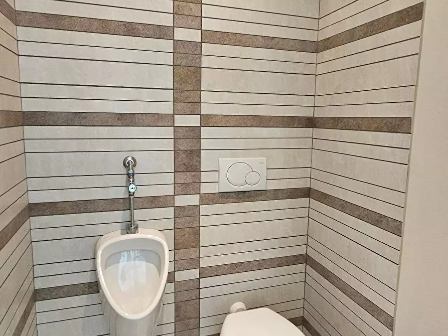 Immagine 8 di Ufficio in affitto  in Piazza Paul Harris a Ravenna