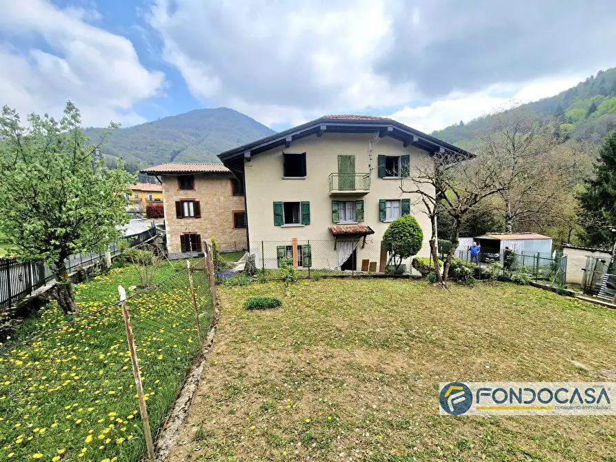 Immagine 2 di Casa indipendente in vendita  in VIA VALLE BREMBANA 4 a Ardesio