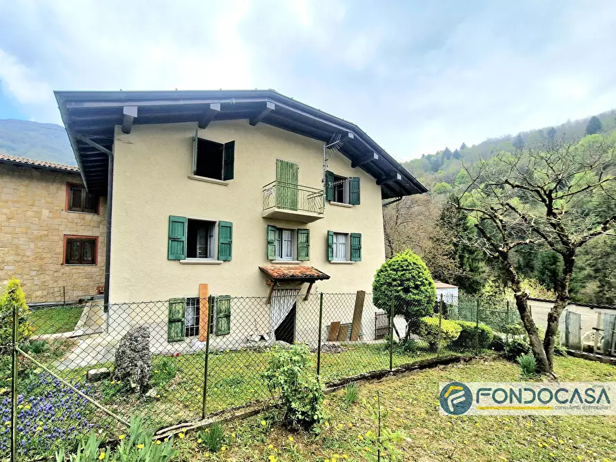 Immagine 1 di Casa indipendente in vendita  in VIA VALLE BREMBANA 4 a Ardesio