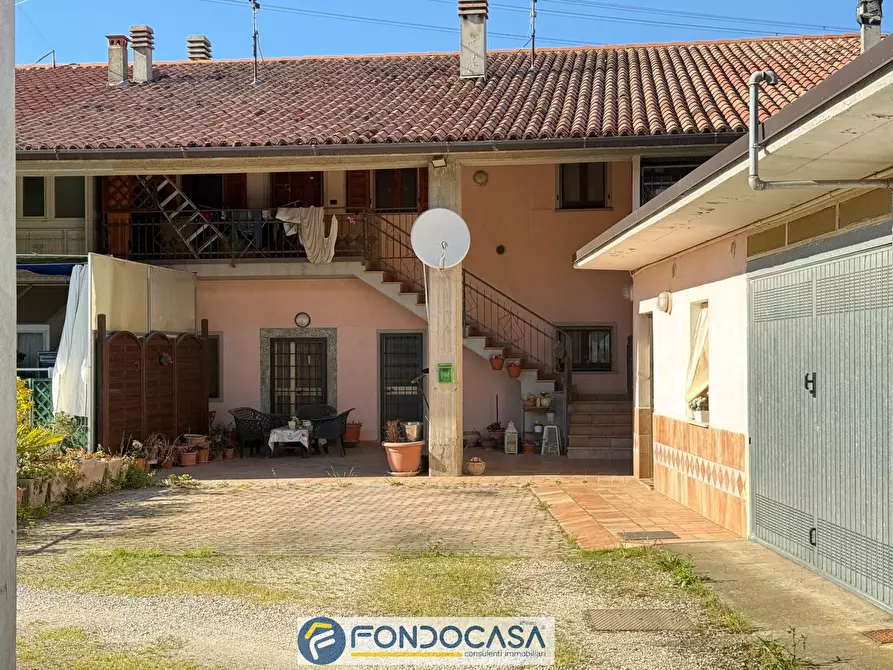 Immagine 2 di Appartamento in vendita  a Cazzago San Martino