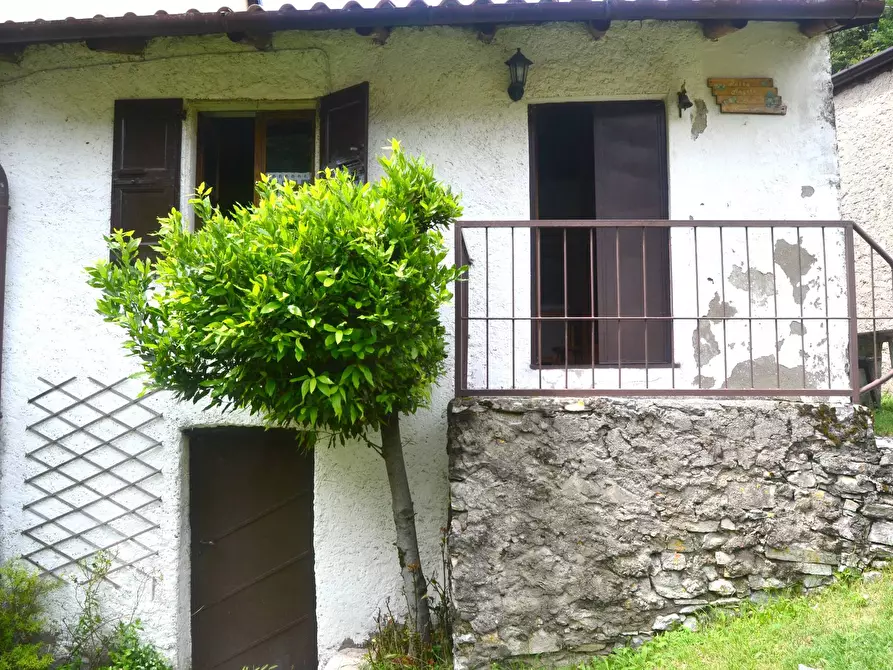 Immagine 2 di Casa semindipendente in vendita  in montepiatto a Bizzarone