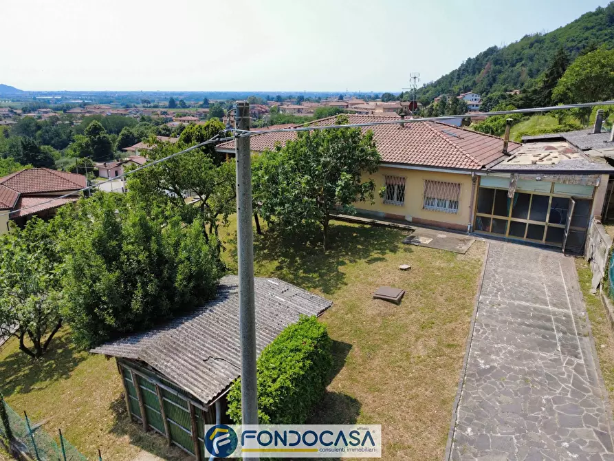 Immagine 24 di Villa in vendita  a Villongo