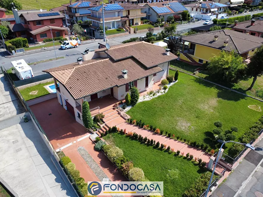 Immagine 1 di Villa in vendita  19 a Travagliato