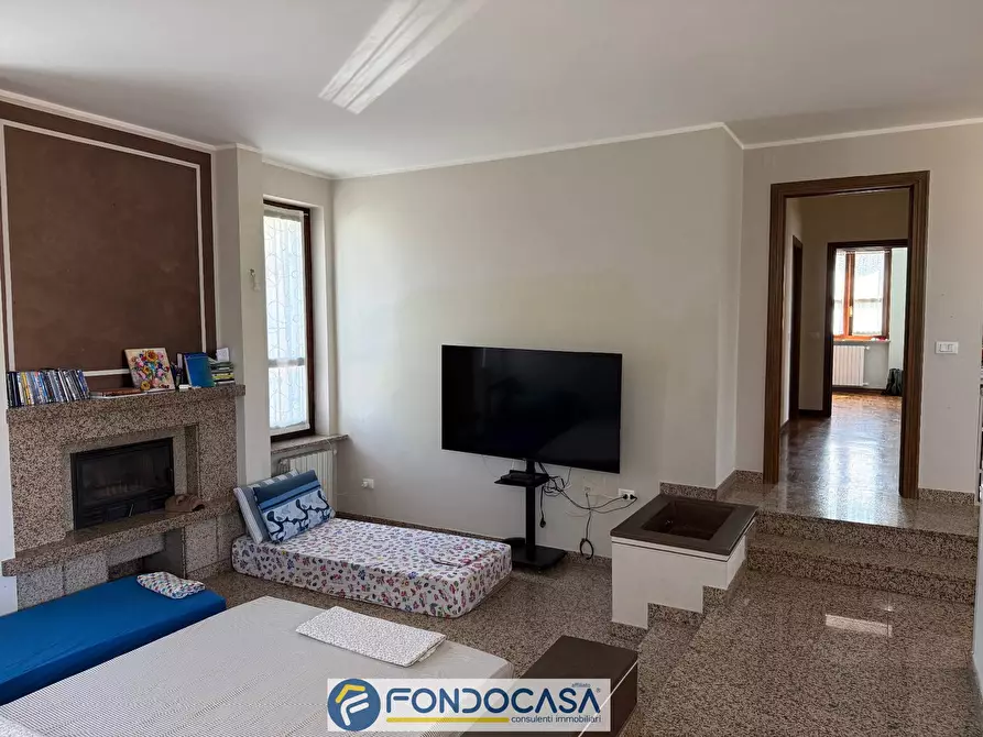 Immagine 6 di Villa in vendita  19 a Travagliato