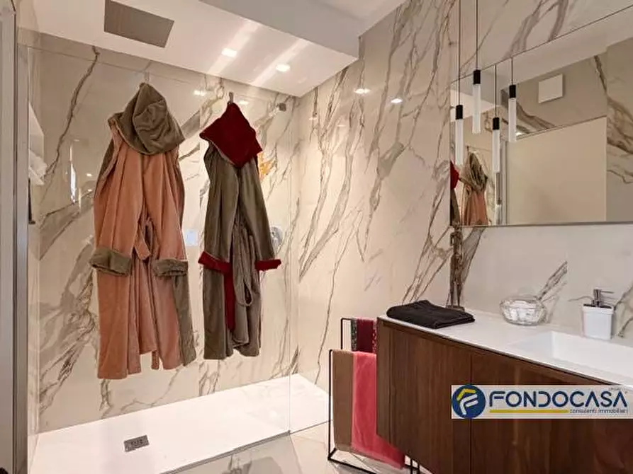 Immagine 46 di Attico in vendita  a Adrara San Martino
