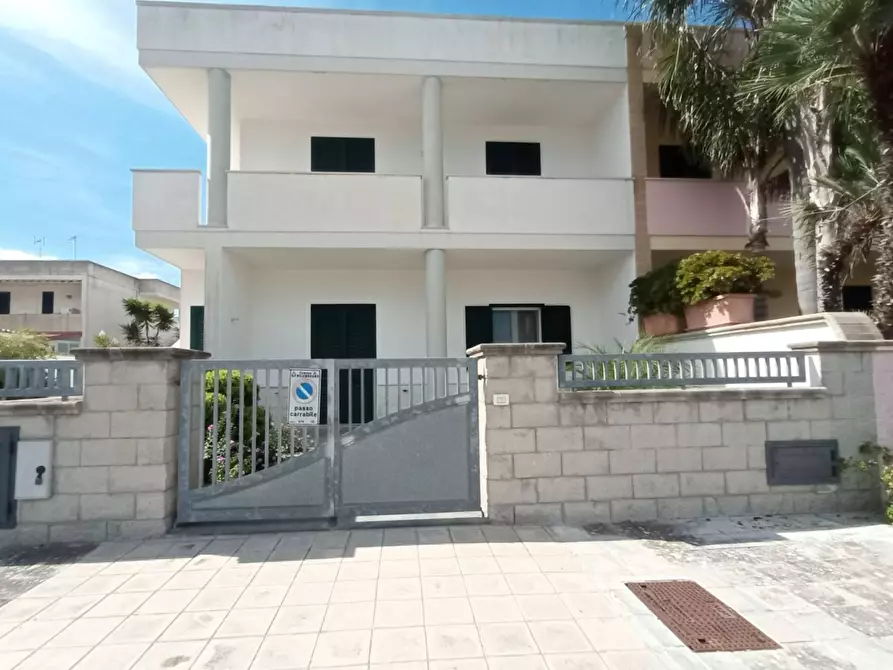 Immagine 29 di Casa semindipendente in vendita  in Via Walter Chiari a Melendugno