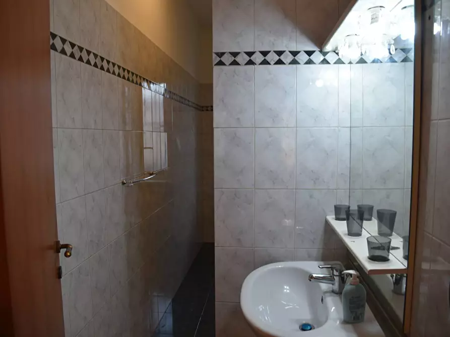 Immagine 10 di Appartamento in affitto  in via ventimiglia 160 a Torino