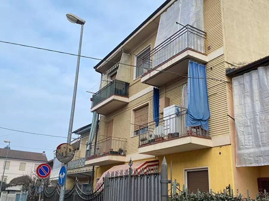 Immagine 2 di Appartamento in affitto  in Via Badini Confalonieri 11 a Santena