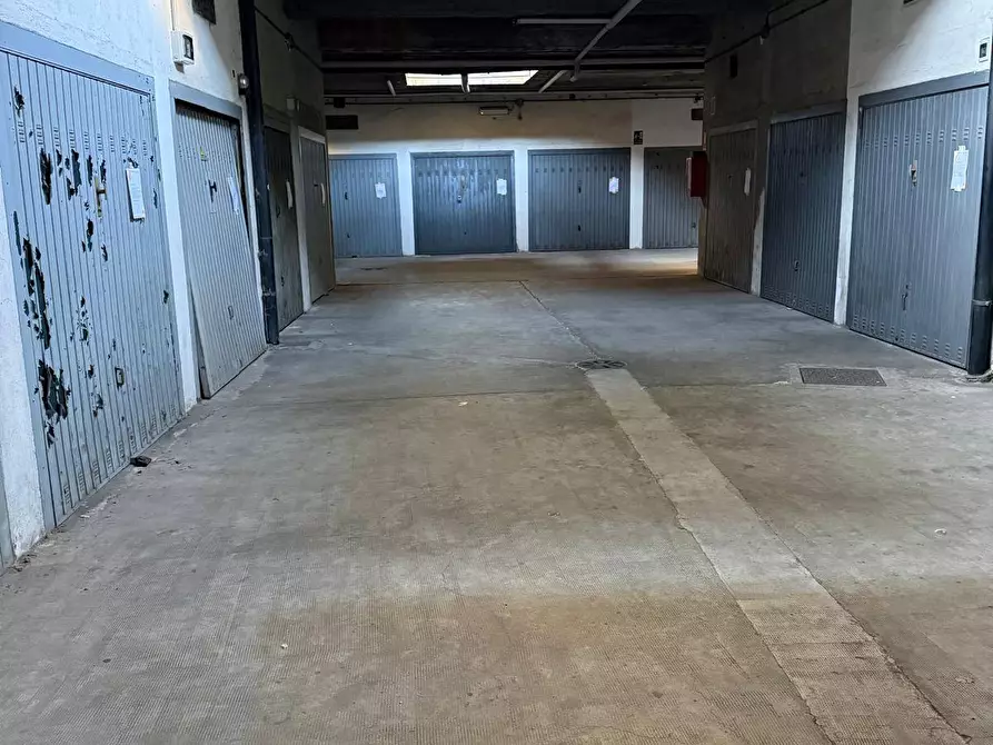 Immagine 5 di Box auto in vendita  in Via Buenos Aires 18 a Torino