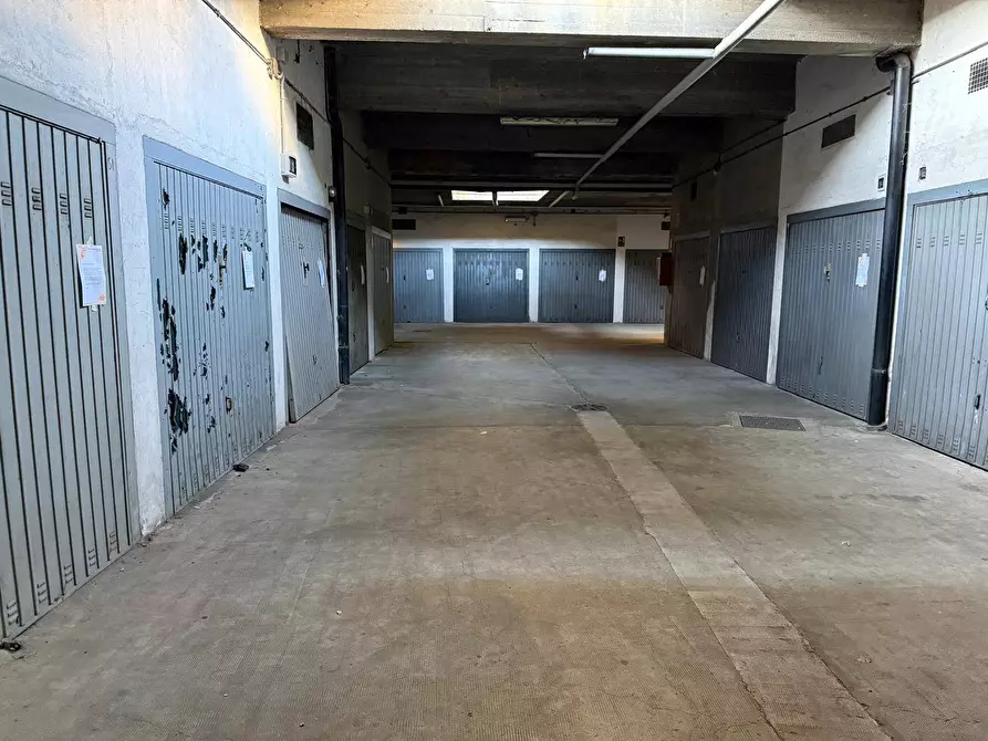 Immagine 6 di Box auto in vendita  in Via Buenos Aires 18 a Torino